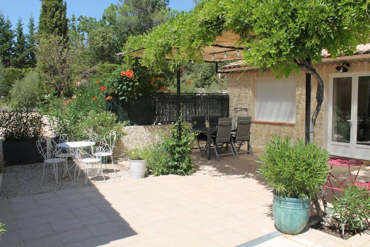 Villa Le bonheur au soleil Saint-Maximin Exterior foto