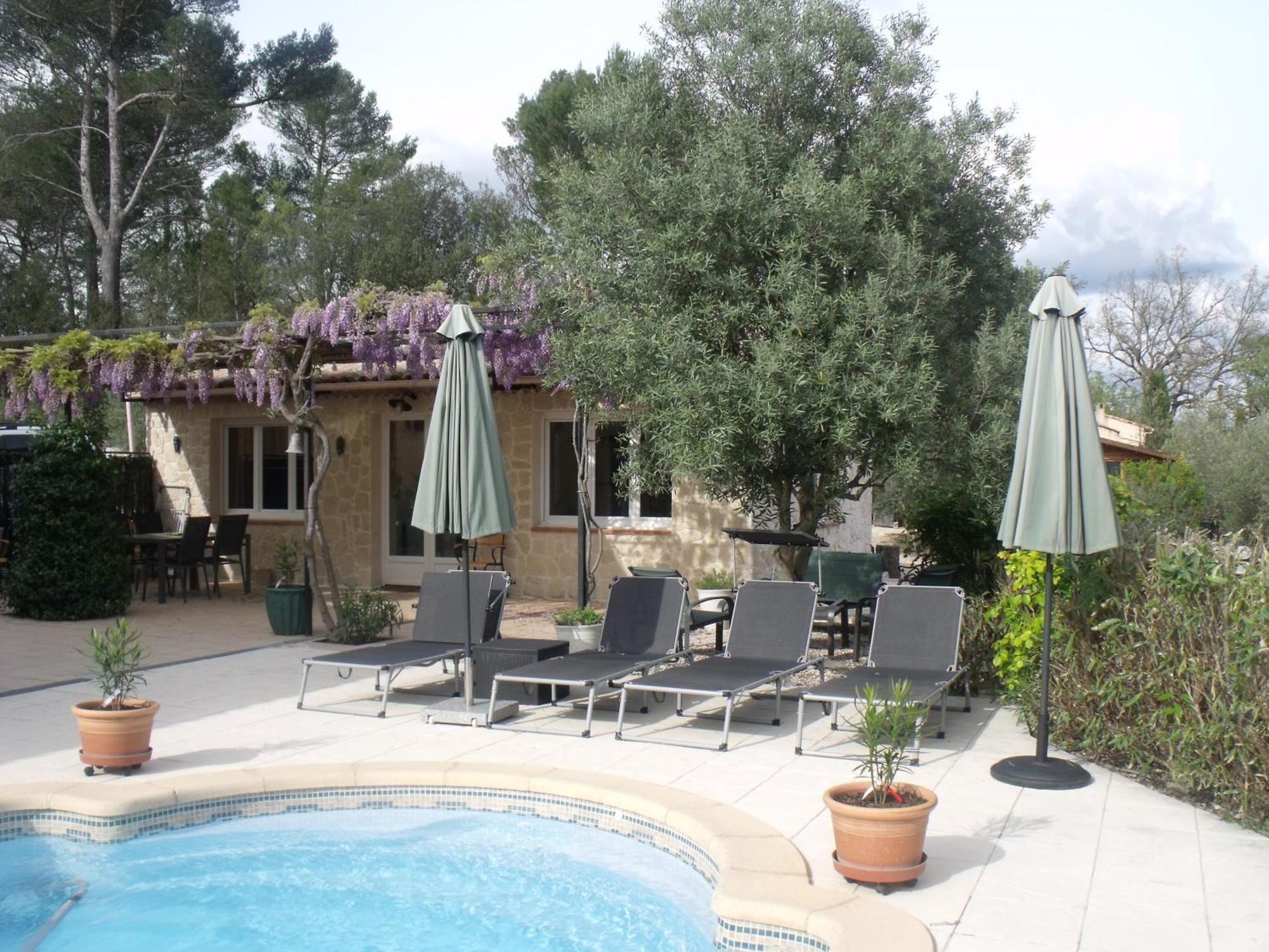 Villa Le bonheur au soleil Saint-Maximin Exterior foto
